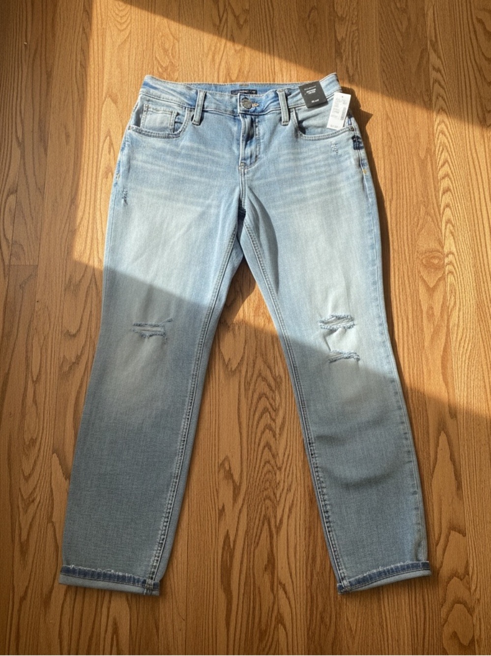 NWT Silver Jeans Co. Boyfriend Mid Rise Jeans Sz 27 Distressed Denim Soft Trendy